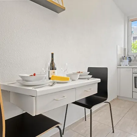 Close To & Balcony 1 Bdr Wollishofen Self Check In Апартаменти Цюрих