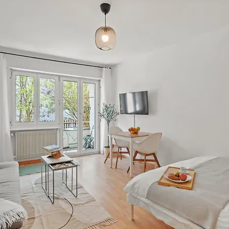 Close To & Balcony 1 Bdr Wollishofen Self Check In Apartment Zurich