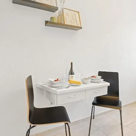 Apartment Close To & Balcony 1 Bdr Wollishofen Self Check In *