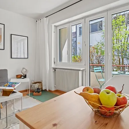 Close To & Balcony 1 Bdr Wollishofen Self Check In Apartment *