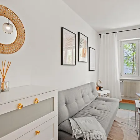 Close To & Balcony 1 Bdr Wollishofen Self Check In *