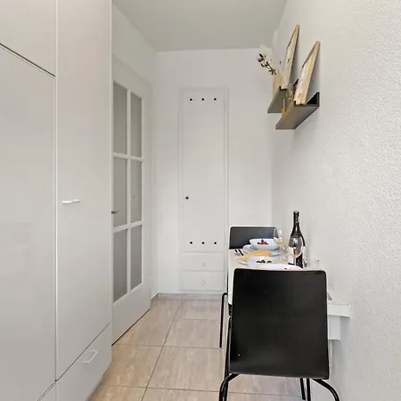 Close To & Balcony 1 Bdr Wollishofen Self Check In Apartment *