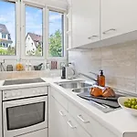 Close To & Balcony 1 Bdr Wollishofen Self Check In Apartment Zurich