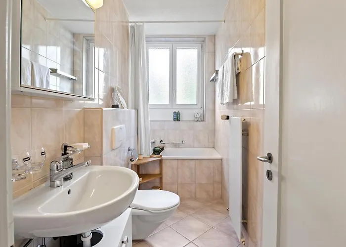 Close To & Balcony 1 Bdr Wollishofen Self Check In *