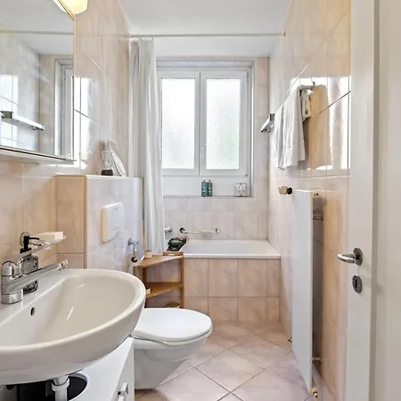 Close To & Balcony 1 Bdr Wollishofen Self Check In *